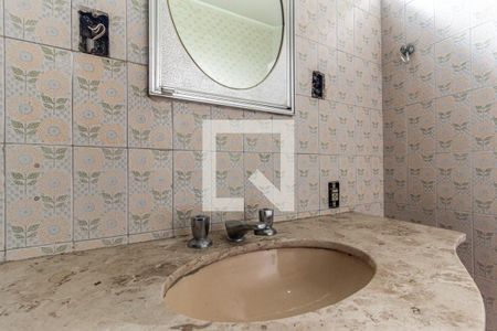 Casa à venda com 360m², 3 quartos e 3 vagas Casa à venda com 360m², 3 quartos e 3 vagasBanheiro 1