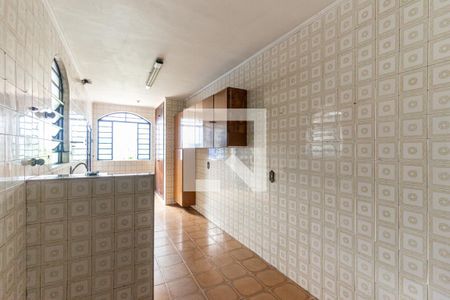 Casa à venda com 360m², 3 quartos e 3 vagas Casa à venda com 360m², 3 quartos e 3 vagasCozinha