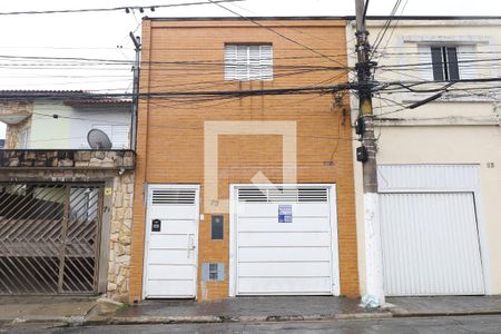 Casa para alugar com 150m², 2 quartos e 1 vagaFachada do imóvel - Placa instalada no portão 
