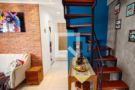 Apartamento à venda com 114m², 3 quartos e 1 vagaescada