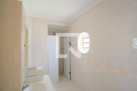 Casa à venda com 138m², 3 quartos e 3 vagasBanheiro da Suíte