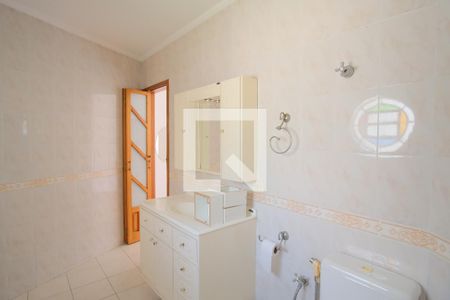 Casa à venda com 138m², 3 quartos e 3 vagasBanheiro da Suíte