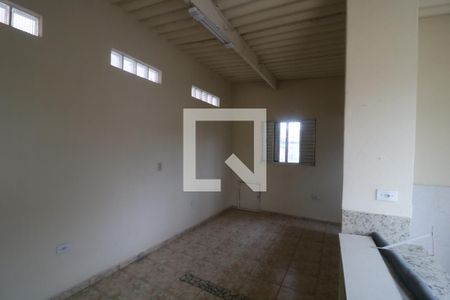 Casa à venda com 170m², 2 quartos e 2 vagasQuarto de Serviço