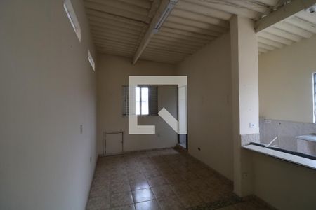 Casa à venda com 170m², 2 quartos e 2 vagasQuarto de Serviço