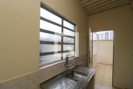 Casa à venda com 170m², 2 quartos e 2 vagasQuarto de Serviço