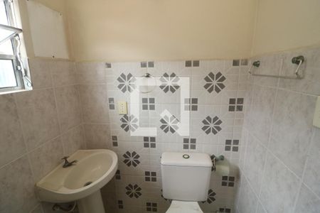 Casa à venda com 170m², 2 quartos e 2 vagasBanheiro de Serviço