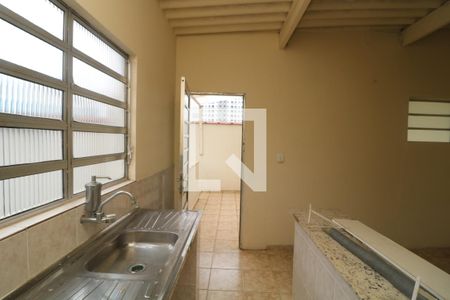Casa à venda com 170m², 2 quartos e 2 vagasQuarto de Serviço