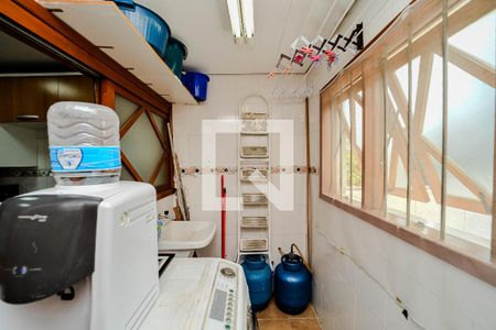 Casa de condomínio à venda com 170m², 3 quartos e 1 vagaÁrea de Serviço