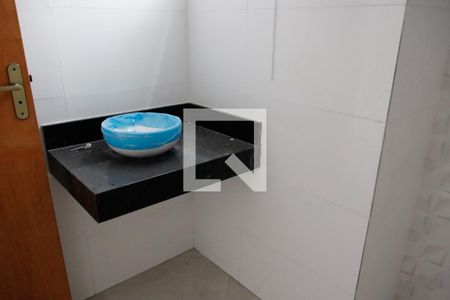 Casa à venda com 73m², 2 quartos e 1 vaga Casa à venda com 73m², 2 quartos e 1 vagaBanheiro da Suíte 1