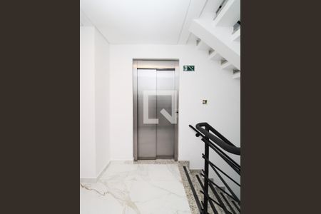 Apartamento à venda com 36m², 2 quartos e sem vagaÁrea comum - Elevador