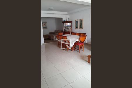 Casa à venda com 266m², 3 quartos e 2 vagasCozinha