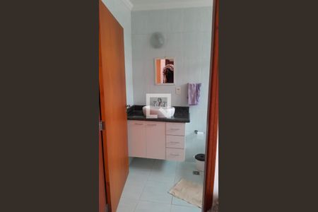 Casa à venda com 266m², 3 quartos e 2 vagasBanheiro