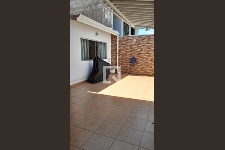 Casa à venda com 266m², 3 quartos e 2 vagasQuintal