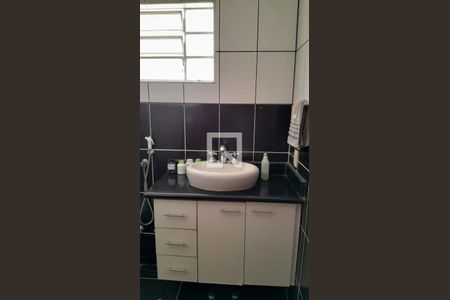 Casa à venda com 266m², 3 quartos e 2 vagasBanheiro