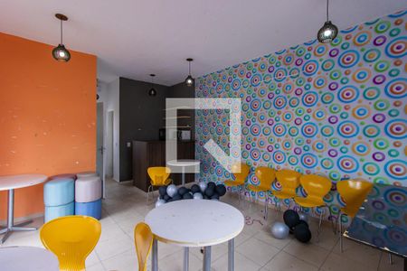 Apartamento para alugar com 47m², 2 quartos e 1 vaga Apartamento para alugar com 47m², 2 quartos e 1 vagaÁrea comum - Salão de festas infantil