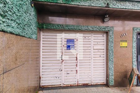 Casa à venda com 600m², 4 quartos e 8 vagasFachada/Placa