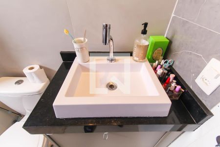 Apartamento à venda com 65m², 2 quartos e 1 vaga Apartamento à venda com 65m², 2 quartos e 1 vagaBanheiro da Suíte 2