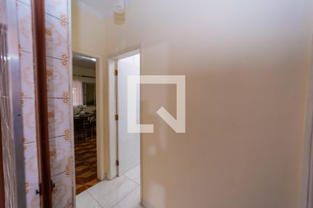 Casa à venda com 300m², 2 quartos e 3 vagas Casa à venda com 300m², 2 quartos e 3 vagasCorredor