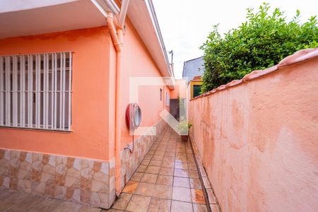 Casa à venda com 300m², 2 quartos e 3 vagas Casa à venda com 300m², 2 quartos e 3 vagasCorredor