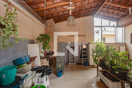 Casa à venda com 205m², 3 quartos e 2 vagasÁrea de Serviço
