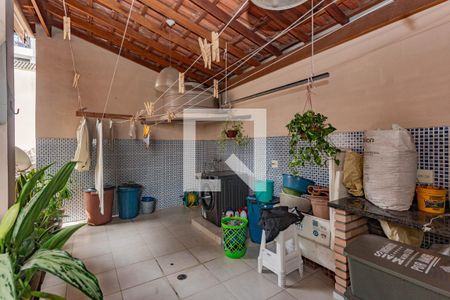 Casa à venda com 205m², 3 quartos e 2 vagasÁrea de Serviço