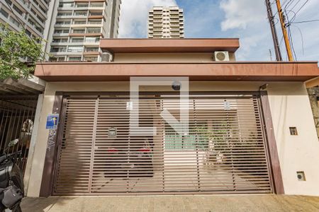 Casa à venda com 205m², 3 quartos e 2 vagasFachada