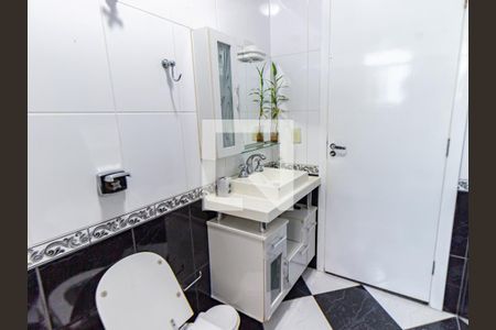 Casa à venda com 132m², 6 quartos e 2 vagas Casa à venda com 132m², 6 quartos e 2 vagasBanheiro da Suíte 1