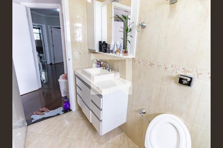 Casa à venda com 132m², 6 quartos e 2 vagas Casa à venda com 132m², 6 quartos e 2 vagasBanheiro da Suíte 2