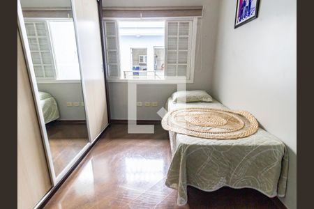 Casa à venda com 132m², 6 quartos e 2 vagas Casa à venda com 132m², 6 quartos e 2 vagasQuarto 2