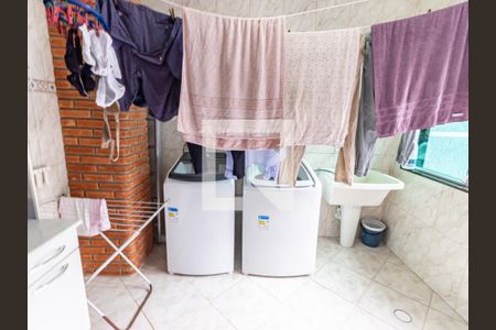 Casa à venda com 132m², 6 quartos e 2 vagas Casa à venda com 132m², 6 quartos e 2 vagasÁrea de Serviço