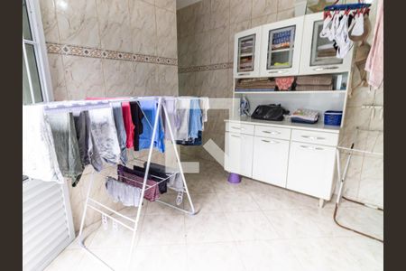 Casa à venda com 132m², 6 quartos e 2 vagas Casa à venda com 132m², 6 quartos e 2 vagasÁrea de Serviço