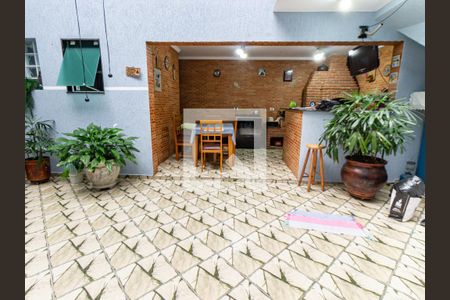 Casa à venda com 132m², 6 quartos e 2 vagas Casa à venda com 132m², 6 quartos e 2 vagasQuintal e Churrasqueira