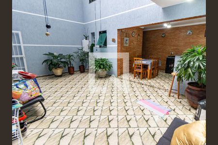 Casa à venda com 132m², 6 quartos e 2 vagas Casa à venda com 132m², 6 quartos e 2 vagasQuintal e Churrasqueira