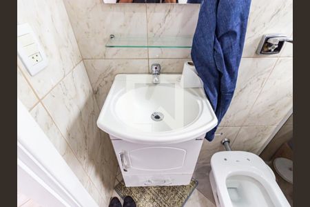 Casa à venda com 132m², 6 quartos e 2 vagas Casa à venda com 132m², 6 quartos e 2 vagasBanheiro de Serviço