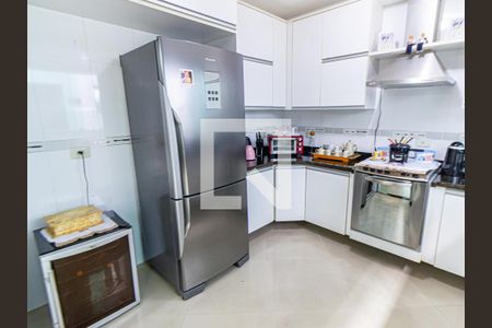 Casa à venda com 132m², 6 quartos e 2 vagas Casa à venda com 132m², 6 quartos e 2 vagasCozinha