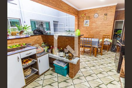 Casa à venda com 132m², 6 quartos e 2 vagas Casa à venda com 132m², 6 quartos e 2 vagasQuintal e Churrasqueira