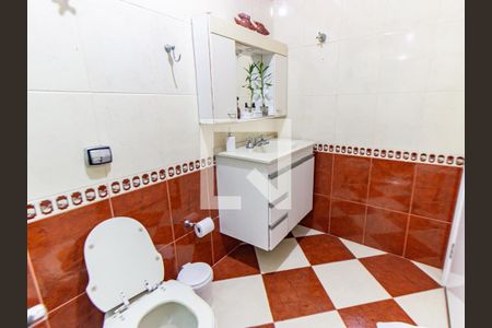 Casa à venda com 132m², 6 quartos e 2 vagas Casa à venda com 132m², 6 quartos e 2 vagasBanheiro