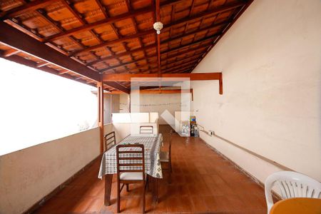 Casa para alugar com 150m², 2 quartos e 3 vagas Casa para alugar com 150m², 2 quartos e 3 vagasTerraço