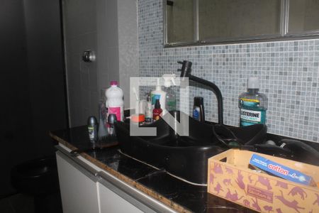 Casa à venda com 190m², 3 quartos e 2 vagasBanheiro