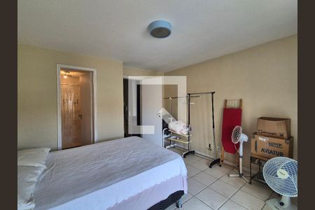 Casa de condomínio à venda com 150m², 3 quartos e 2 vagasSuite