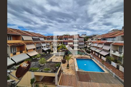 Casa de condomínio à venda com 150m², 3 quartos e 2 vagasVista