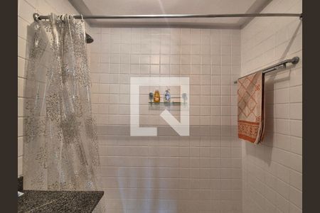 Casa de condomínio à venda com 150m², 3 quartos e 2 vagasBanheiro da suite