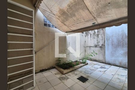 Casa de condomínio à venda com 150m², 3 quartos e 2 vagasÁrea externa