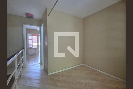 Casa de condomínio à venda com 150m², 3 quartos e 2 vagasHall