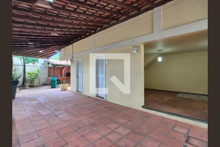 Casa de condomínio à venda com 150m², 3 quartos e 2 vagasárea comum
