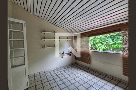 Casa de condomínio à venda com 150m², 3 quartos e 2 vagasVaranda