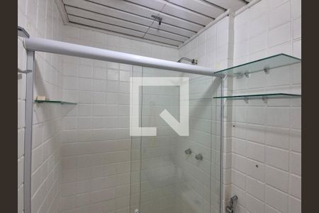 Casa de condomínio à venda com 150m², 3 quartos e 2 vagasBanheiro 2