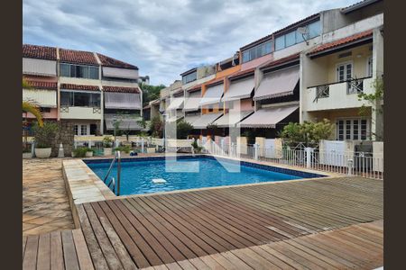 Casa de condomínio à venda com 150m², 3 quartos e 2 vagasárea comum