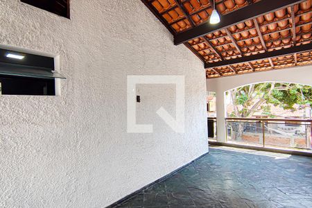 Casa à venda com 300m², 3 quartos e 4 vagasvaranda