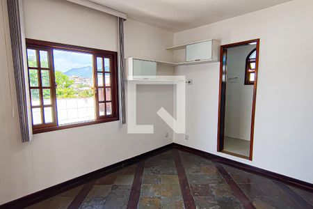 Casa à venda com 300m², 3 quartos e 4 vagasquarto 3 suite